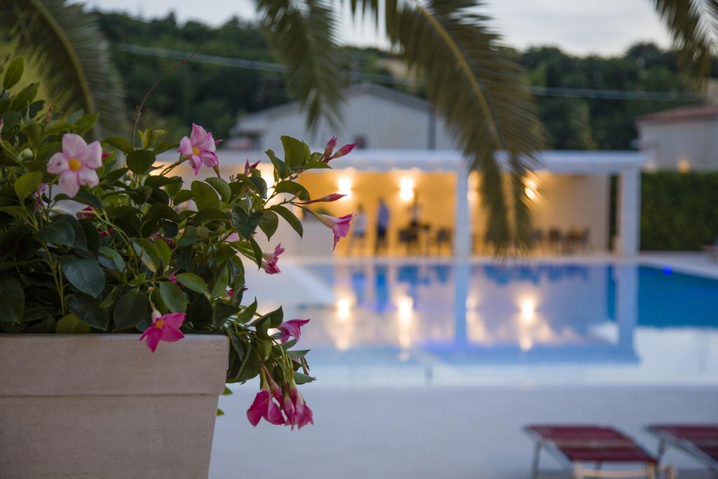 Hotel Giardino Suites&Spa Нумана Экстерьер фото