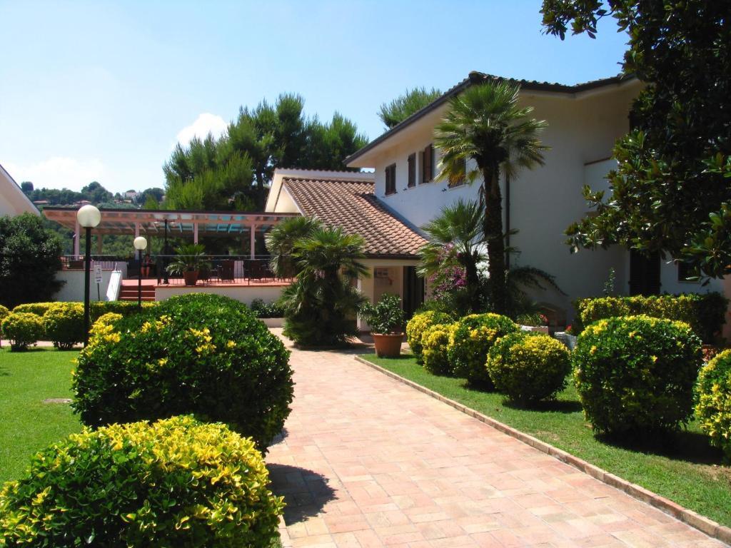 Hotel Giardino Suites&Spa Нумана Экстерьер фото